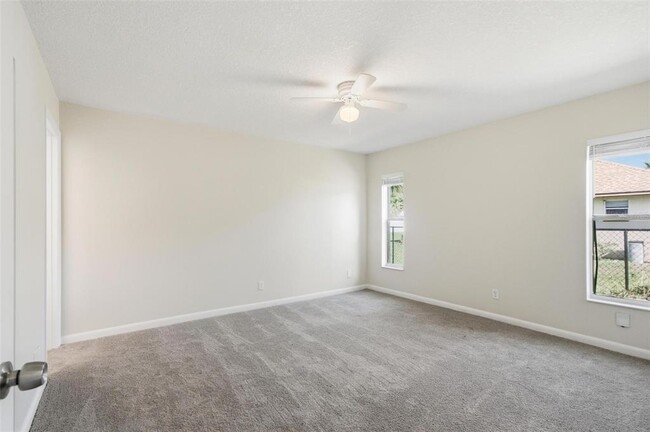 Building Photo - 8 Blakeport Ln