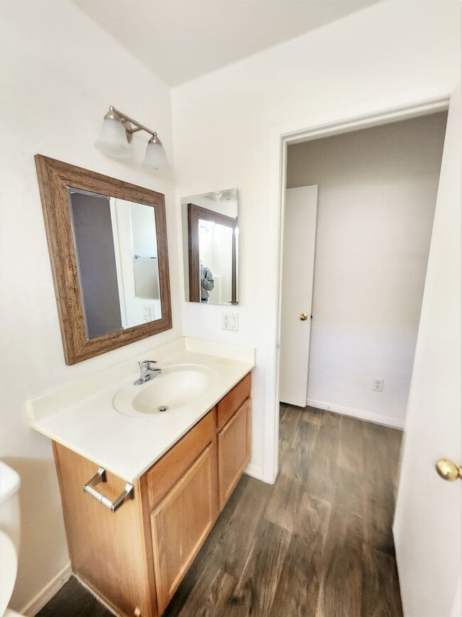 Building Photo - 3 bed 2 bath home