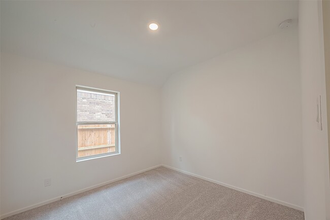 Building Photo - 27235 Henley Rdg Dr