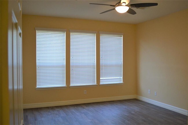 Building Photo - 6210 Marble Hollow Ln