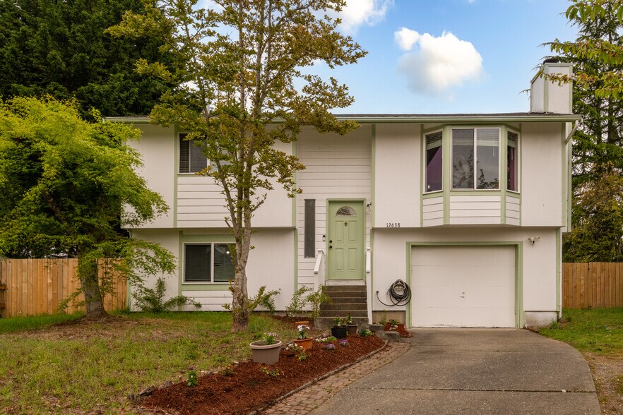 Building Photo - 12638 SE 210th Ct