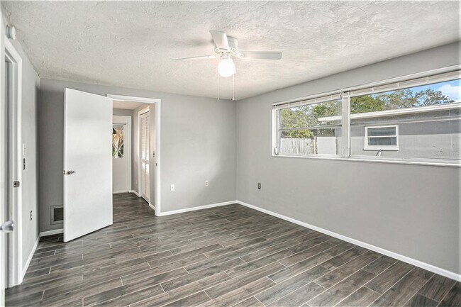 Building Photo - 1109 E Boyer St