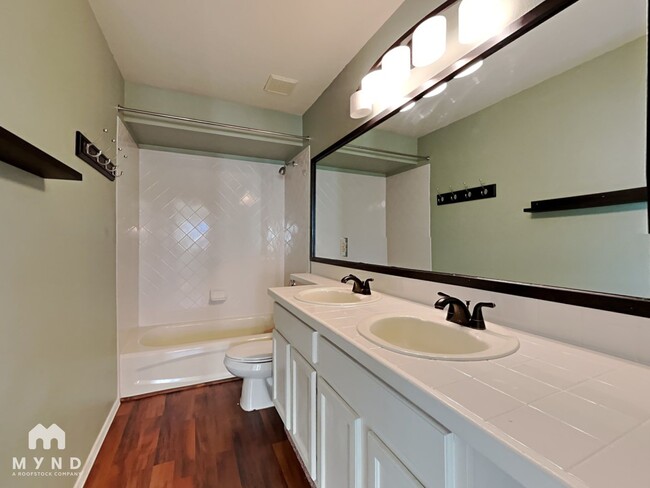 Building Photo - 6065 Fescue Dr