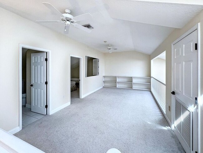 Building Photo - 13634 Lake Pointe Dr S