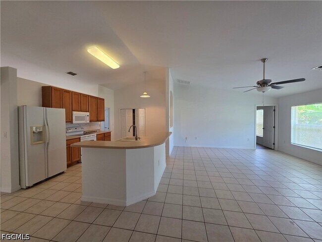 Building Photo - 1014 NW 31st Pl