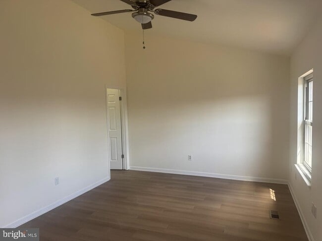 Building Photo - 90 English Run Cir