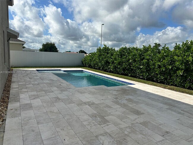 Building Photo - 27034 SW 132 Ct Rd