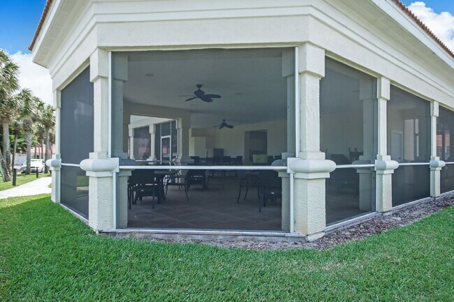 Building Photo - Fully Furnished 3/3 Ocean Grande Condo