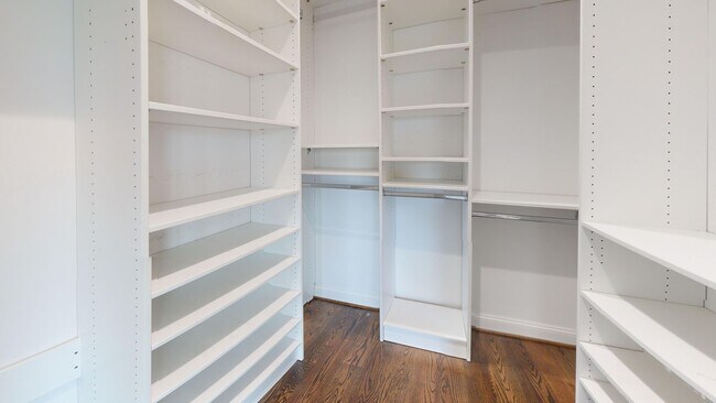 Building Photo - Stunning Three Bedroom Penthouse Condo W/Three Private Outdoor Spaces & Parking Included!