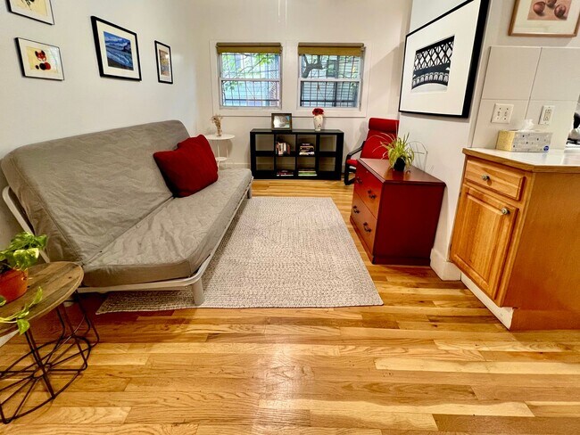 Building Photo - Modern 1-Bed in Mission Hill — All Utilities & WiFi Included!