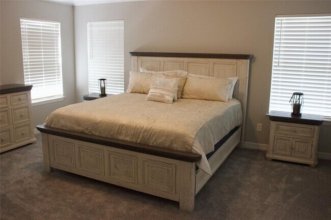 Building Photo - 10806 Sutter Ranch Cir