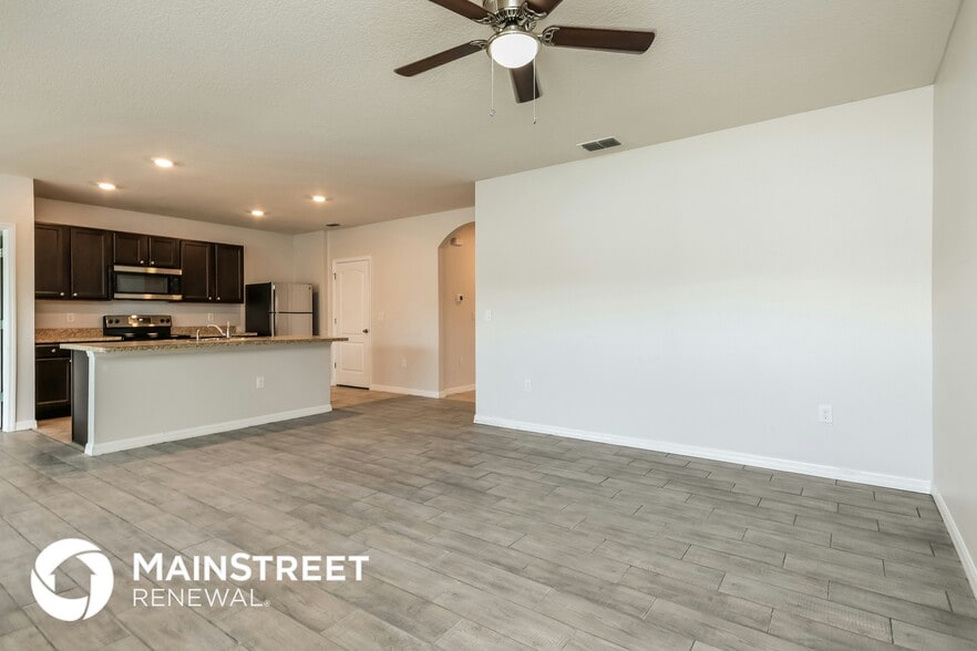 Building Photo - 703 Kindred Ln