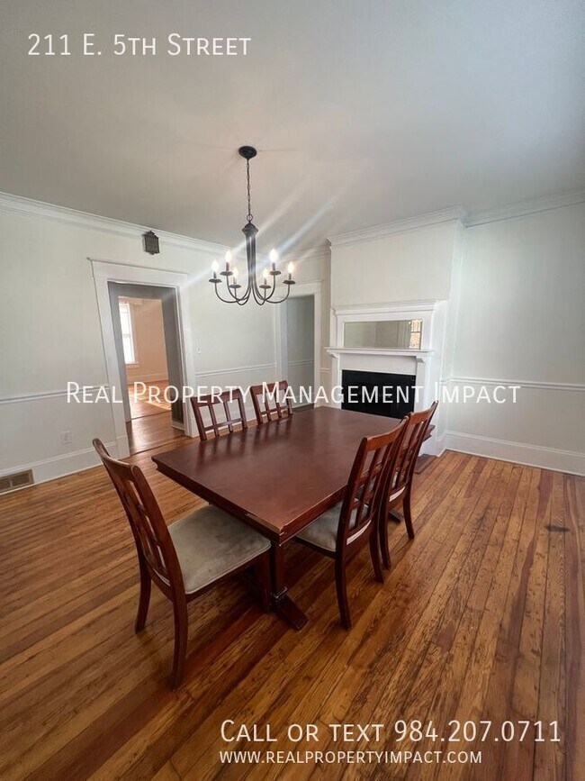 Building Photo - 211 E 5th St