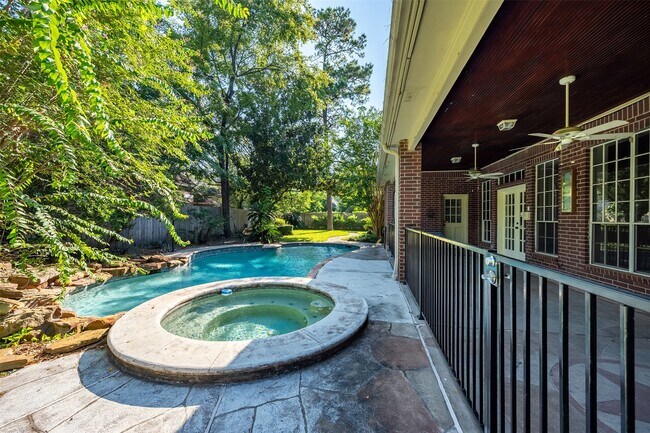 Building Photo - 11826 Primwood Dr