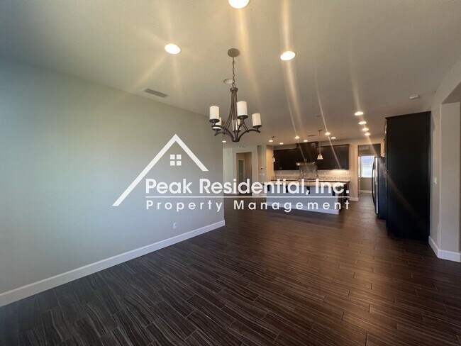 Building Photo - Spacious 4bd/3ba Elk Grove Home!