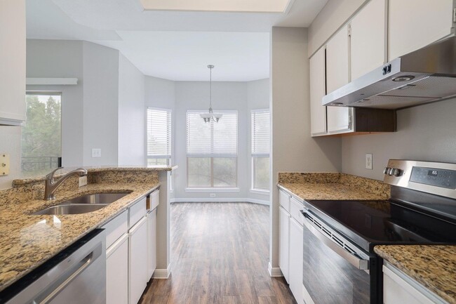 Building Photo - 6000 Shepherd Mountain Cove