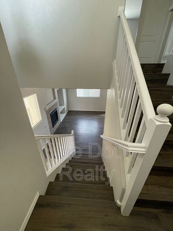 Building Photo - 1813 Cortina