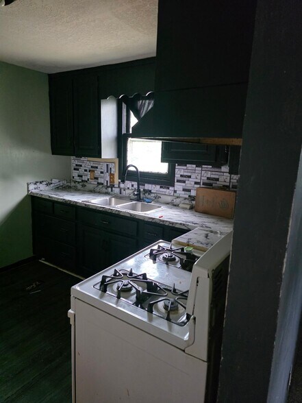 Building Photo - 132 N 23rd Pl