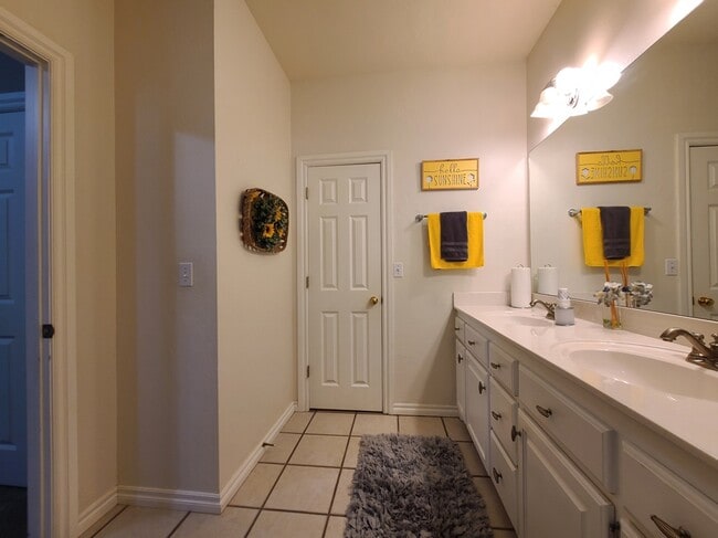 Building Photo - 413 Hamptonridge Rd