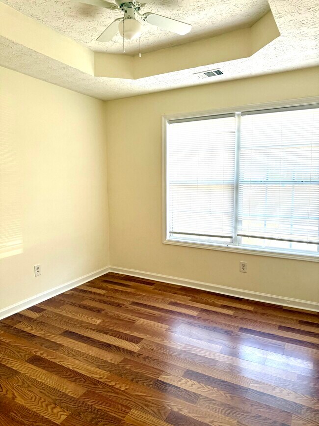 Building Photo - 106 Wesley Way