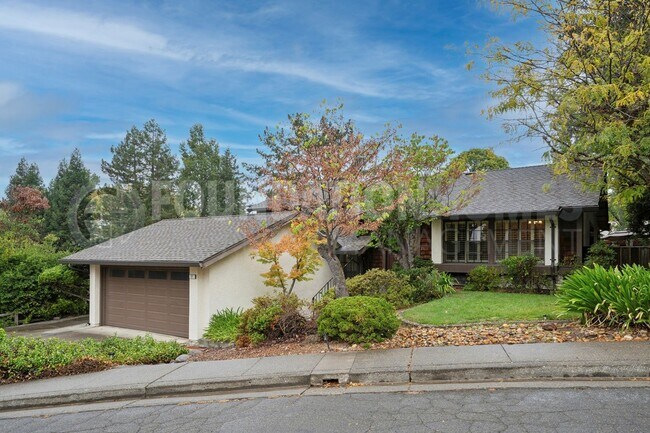 Building Photo - 27 Partridge Dr