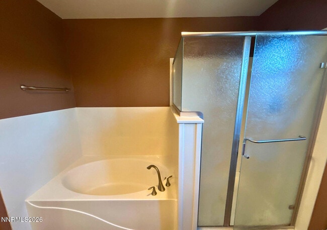 Building Photo - 2035 Echo Valley Pkwy