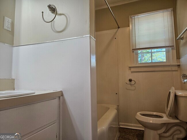 Building Photo - 316 Florence Ave