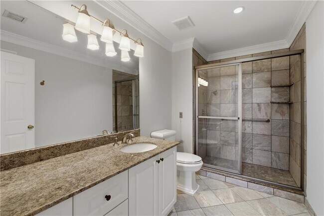 Building Photo - 300 Johnson Ferry Rd