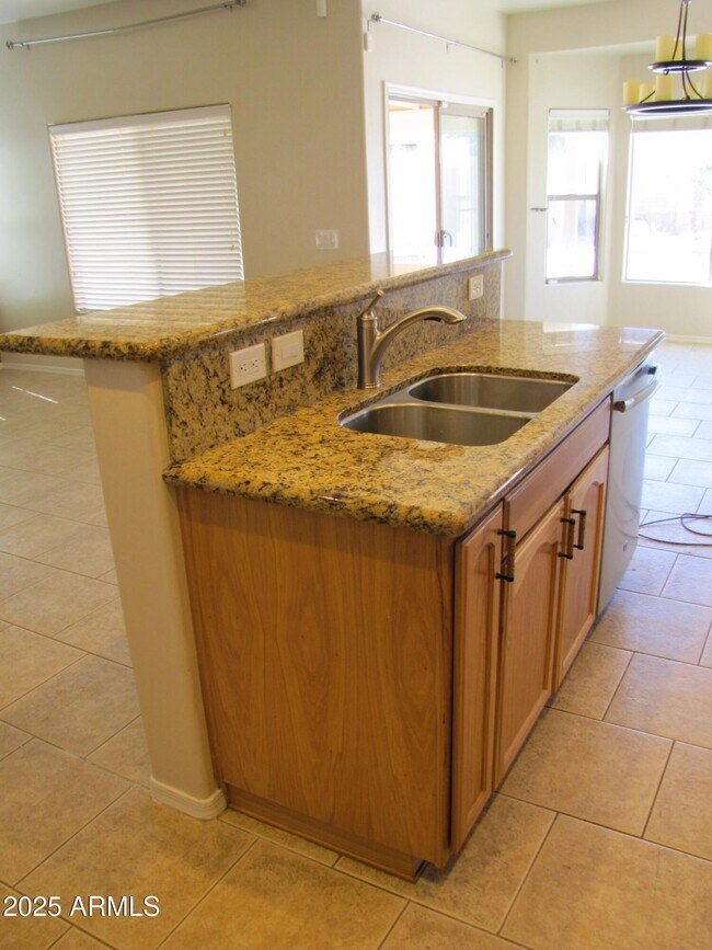 Building Photo - 1046 Estancia Dr