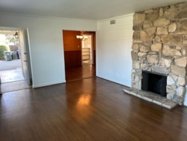 Building Photo - SHOWING SATURDAY 11/15 @ 11:30AM