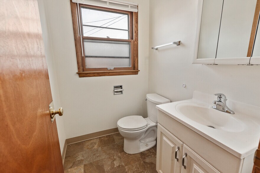 Building Photo - 9529 W Beckett Ave