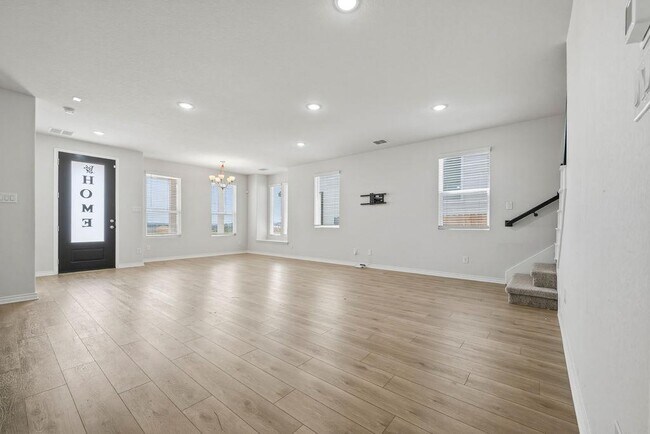 Building Photo - 245 Leeland Dr