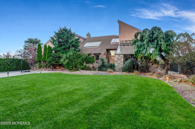 Building Photo - 19 Parker Ave