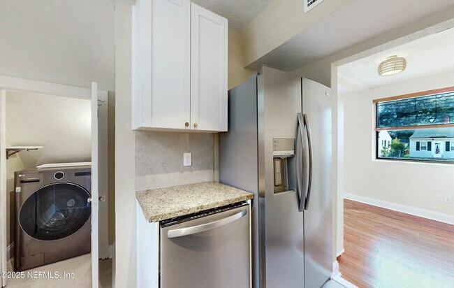 Building Photo - 1510 Naldo Ave
