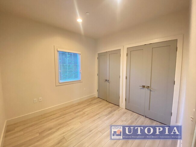Building Photo - Newly Built 3Bd/2Ba Townhouse Style Home w...