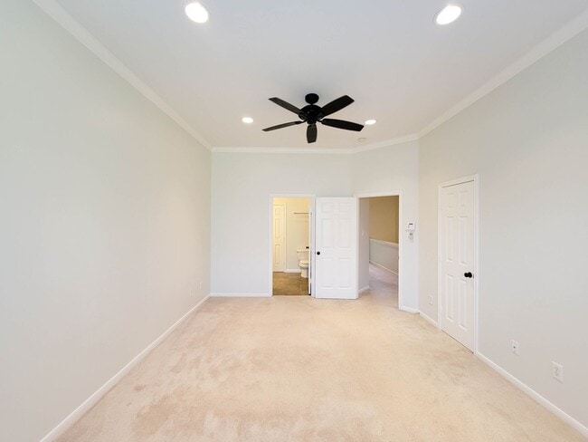 Building Photo - Beautiful Home with a Smart, Functional Floor Plan!