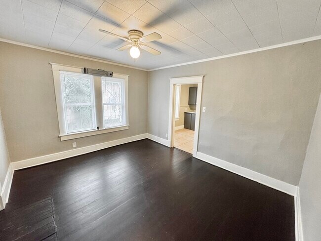 Building Photo - 3338 Coleman Ave