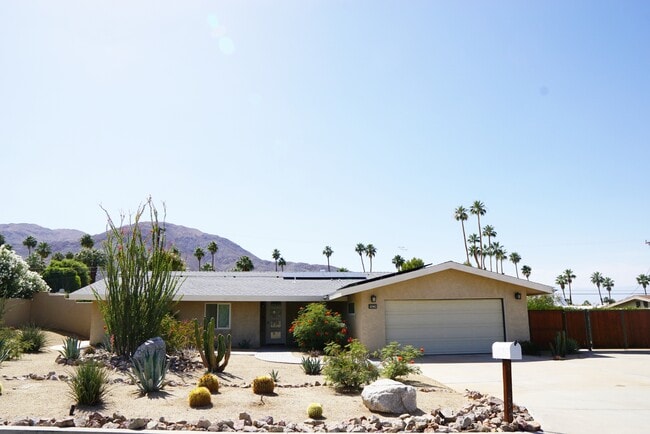 Building Photo - 45945 Verba Santa Dr