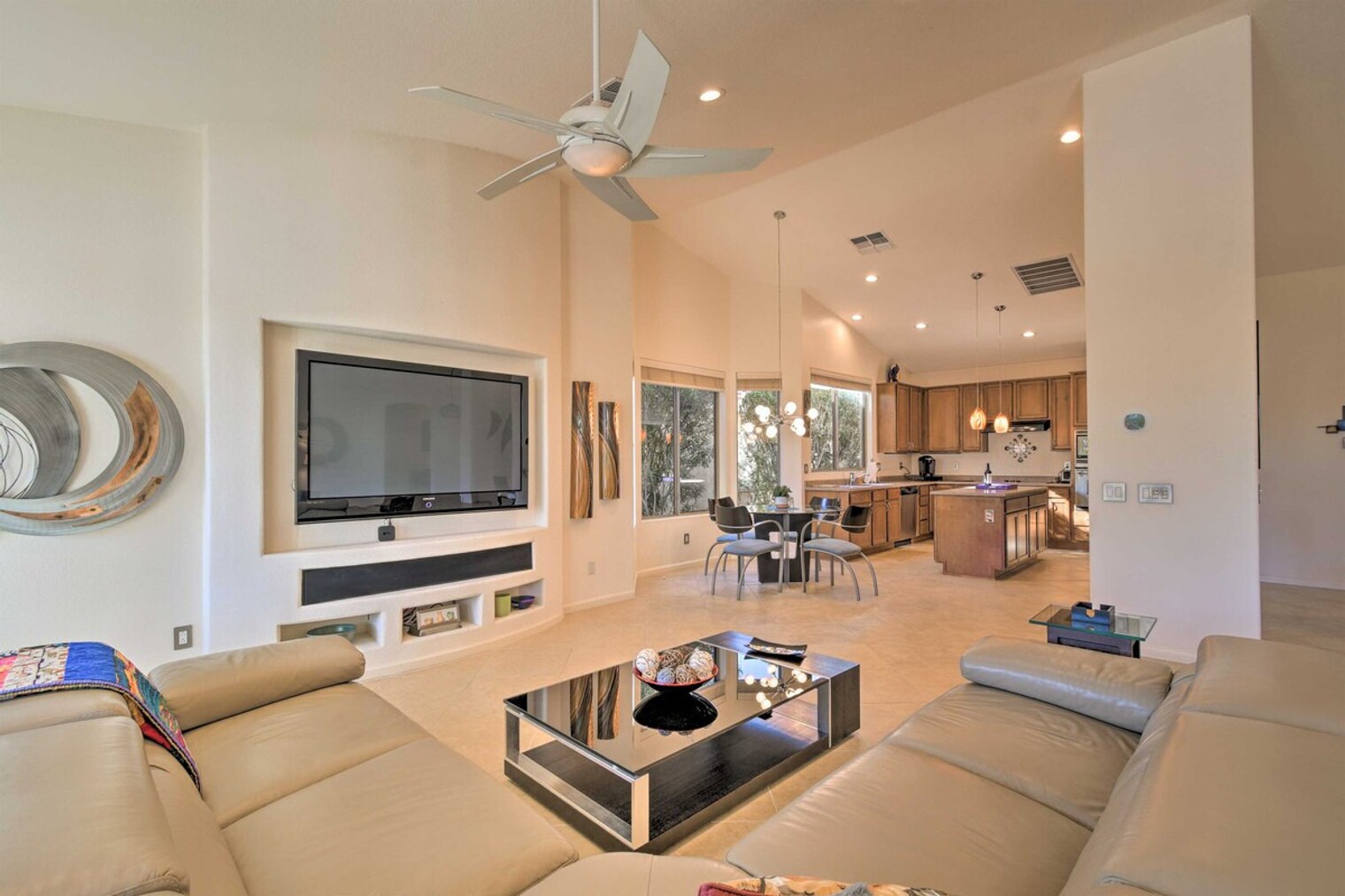 Building Photo - 15999 W Cambridge Ave