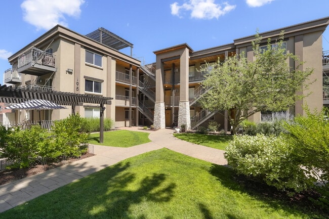 Building Photo - Affordable Lux One Bedroom in West Wash Park