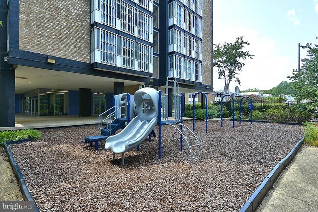 Building Photo - 1311 Delaware Ave SW