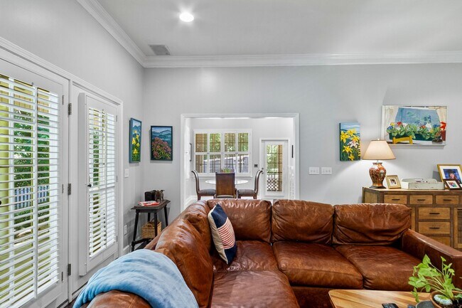 Building Photo - Beautiful 5 Bed 3.5 Bath Home! Available Summer 2026! Book Your Tour Today!