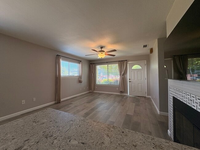 Building Photo - Beautifully Updated 3/2! Backyard, 2 Car Garage! Modern and Clean!