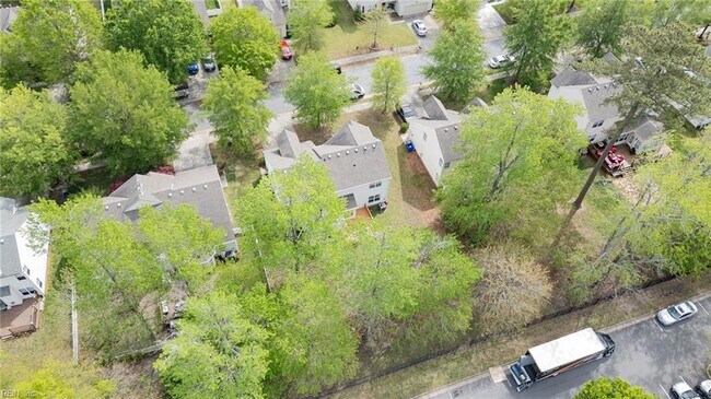 Building Photo - 310 Canaan Cir