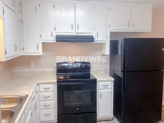 Building Photo - 2150 Moon Dr SW