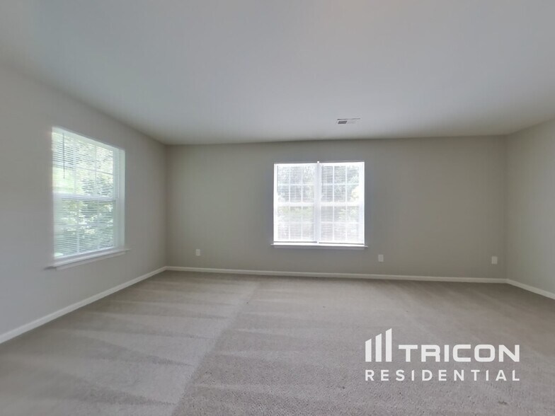 Building Photo - 4827 Canipe Dr