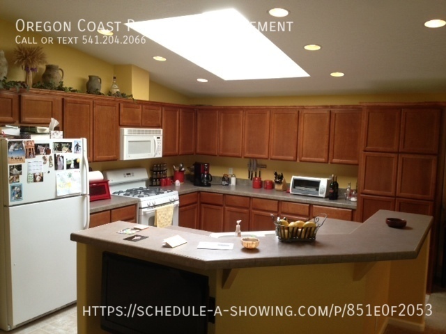 Building Photo - Furnished Heron Loop Single Level House in...