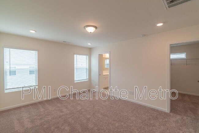 Building Photo - 7139 Bentz St