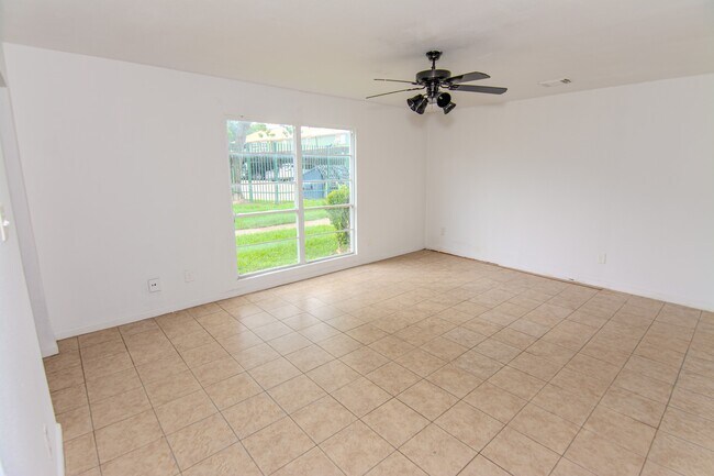 Building Photo - 171 Casa Grande Dr