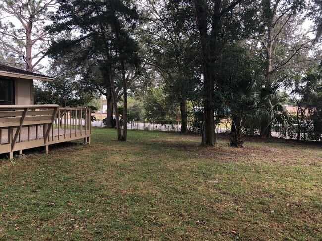 Building Photo - 217 Acorn Dr